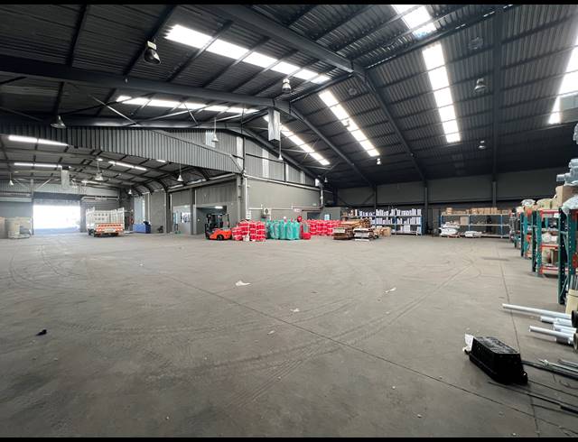 3,399M² WAREHOUSE FOR SALE IN BEACONVALE